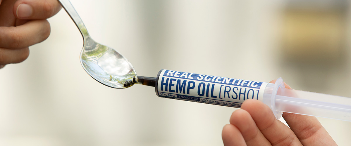 what's the difference between hemp oil and cbd oil - image of cbd oil on spoon